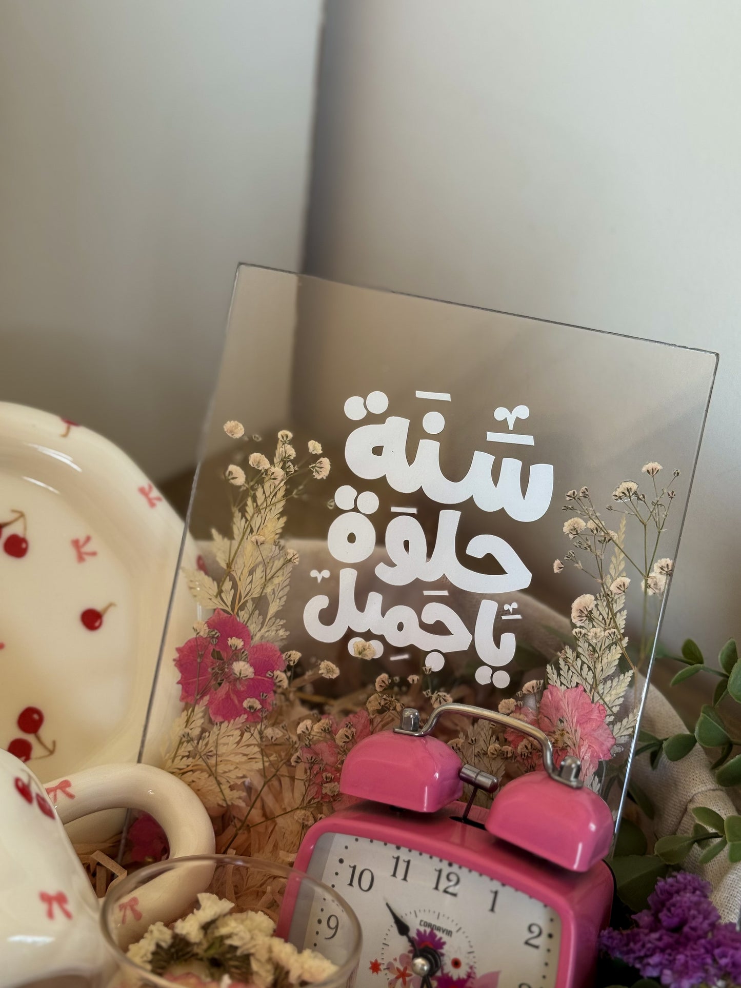 ساعة زهرية كتكونه